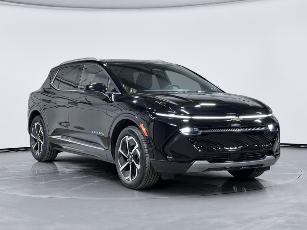 2025 Chevrolet Equinox EV view 4