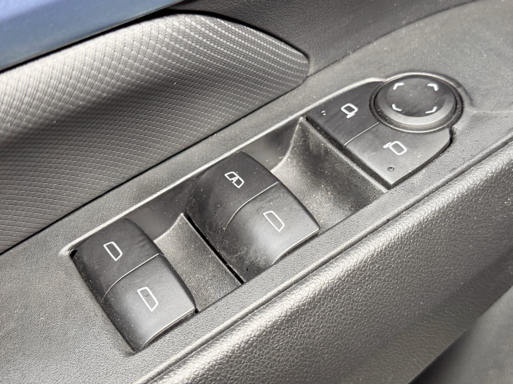 2025 Chevrolet Equinox EV view 7