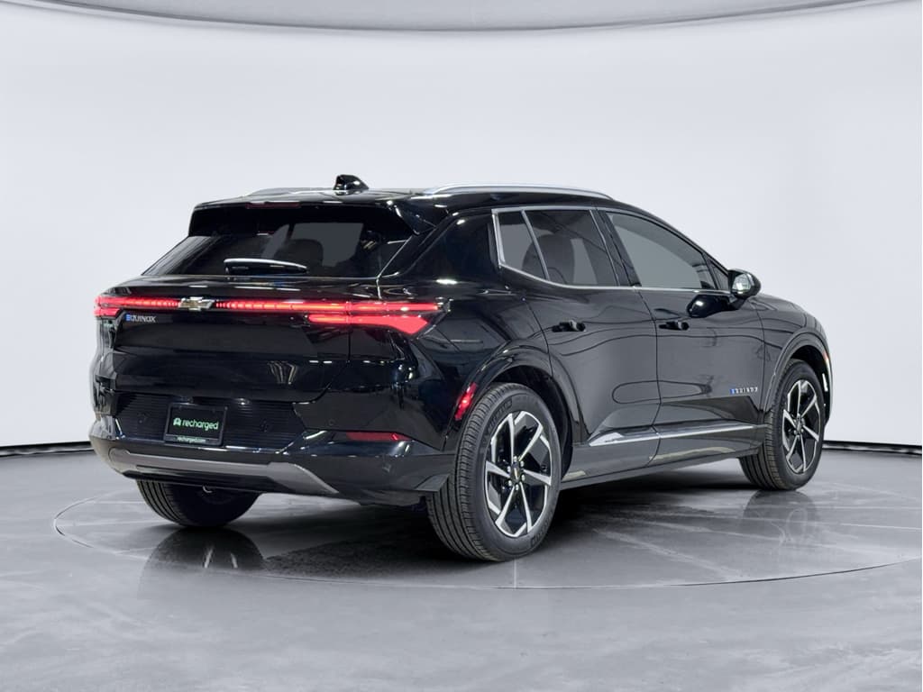 2025 Chevrolet Equinox EV view 3