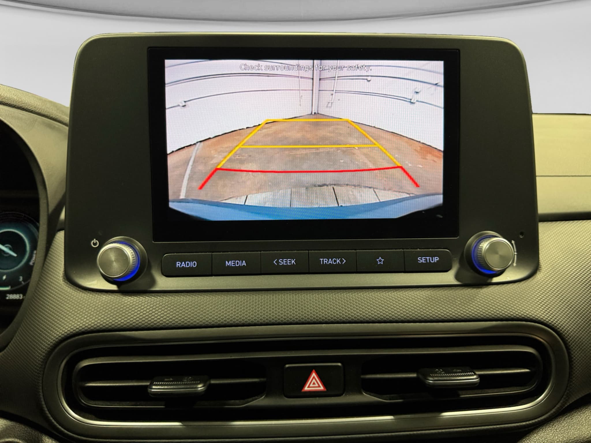 2023 Hyundai Kona EV view 14