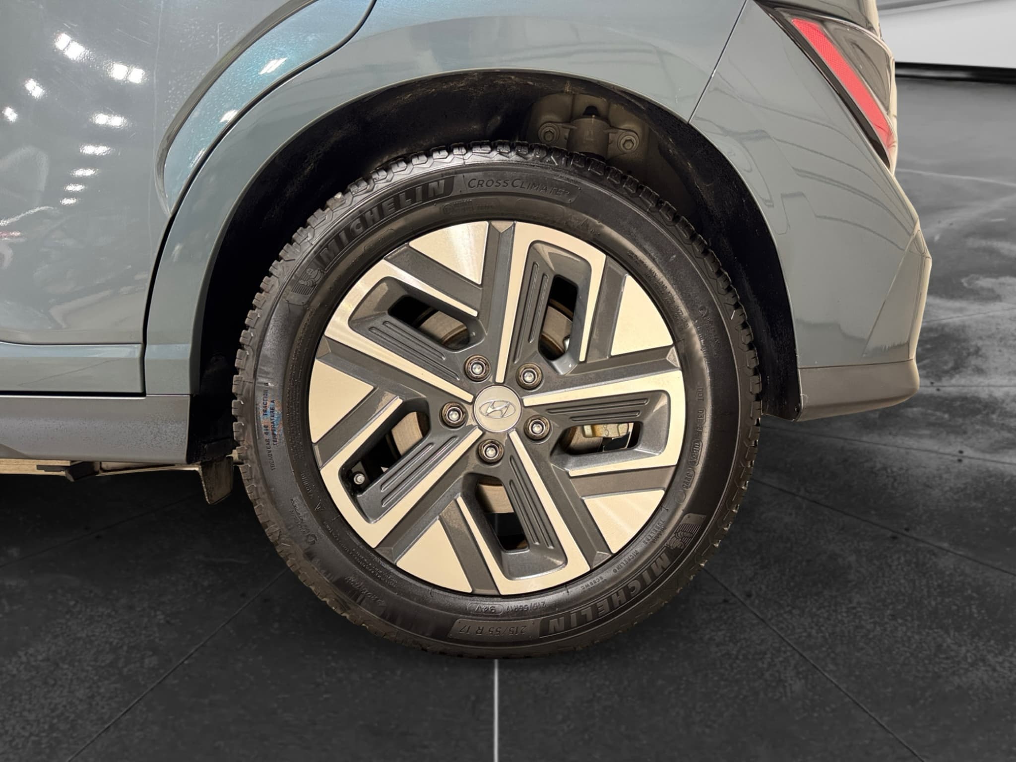 2023 Hyundai Kona EV view 31