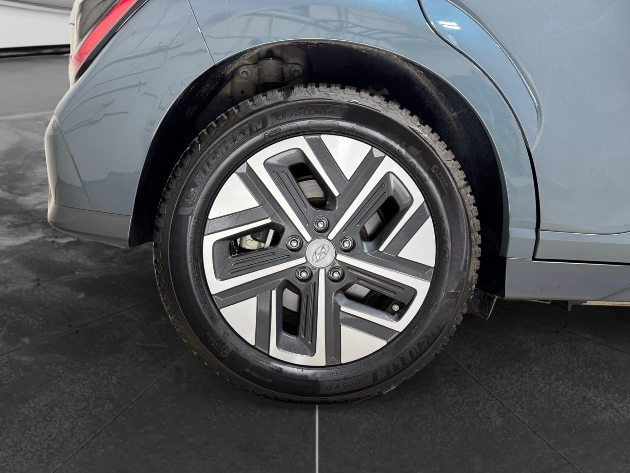 2023 Hyundai Kona EV view 33