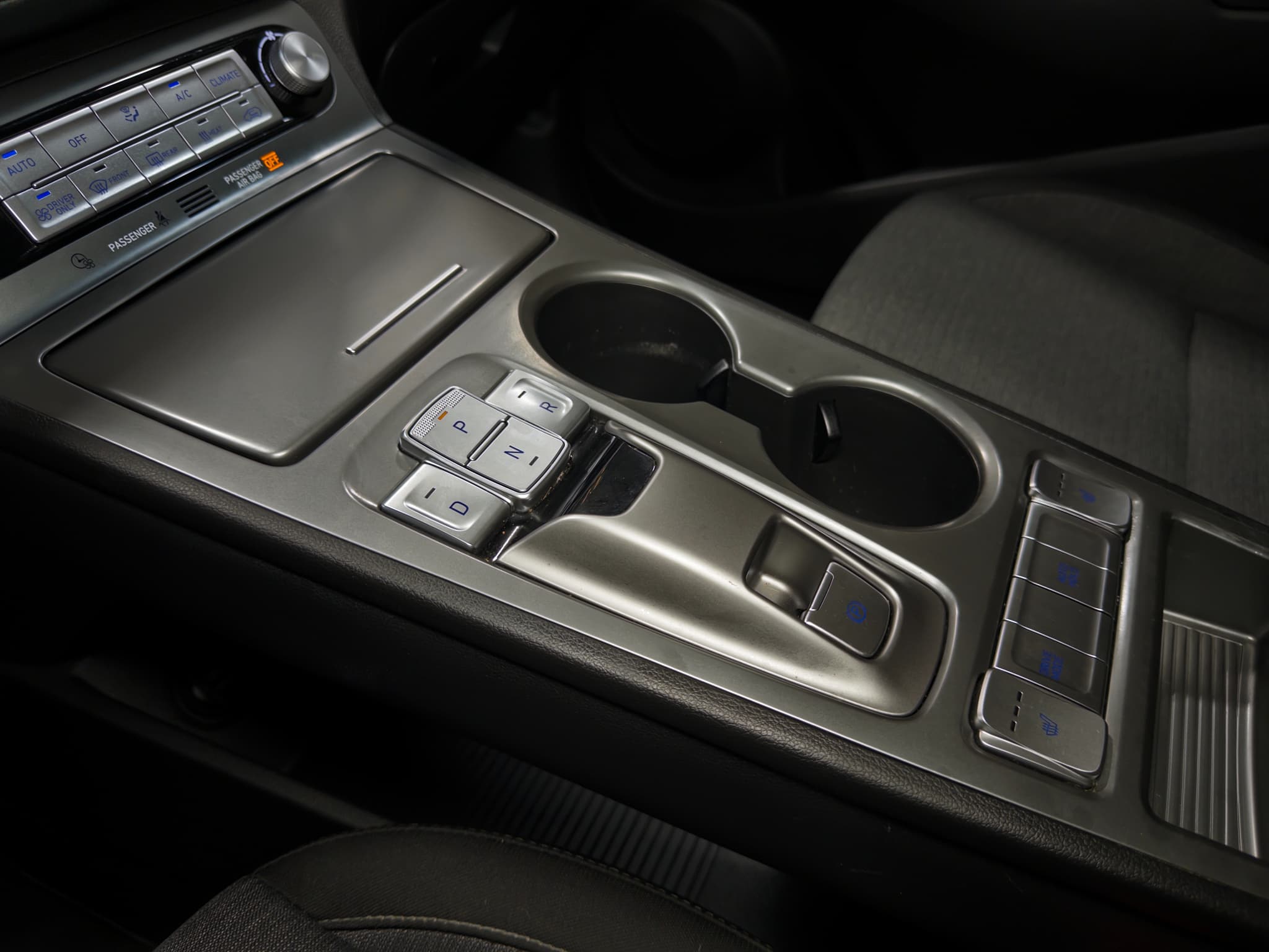 2023 Hyundai Kona EV view 19