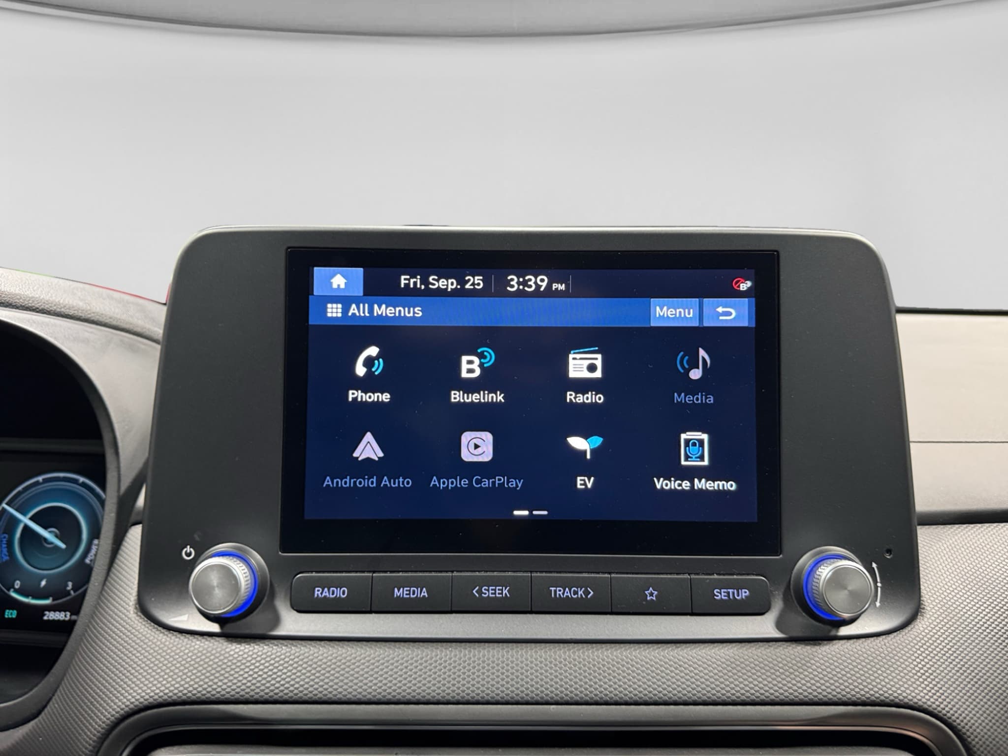 2023 Hyundai Kona EV view 13