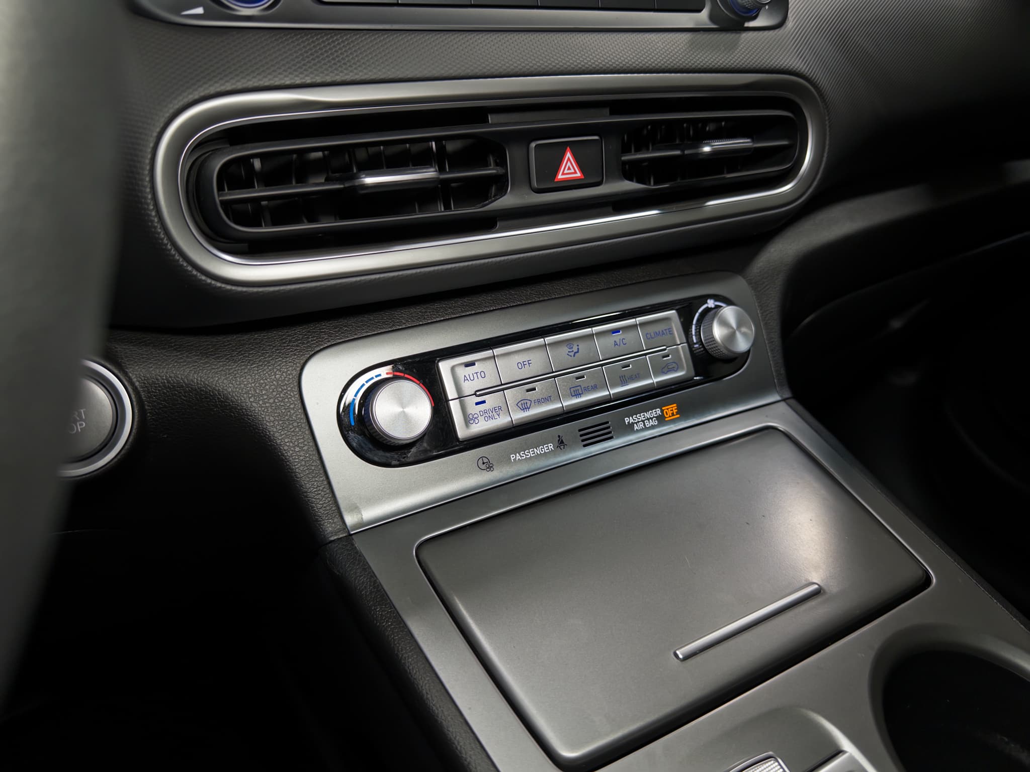 2023 Hyundai Kona EV view 15
