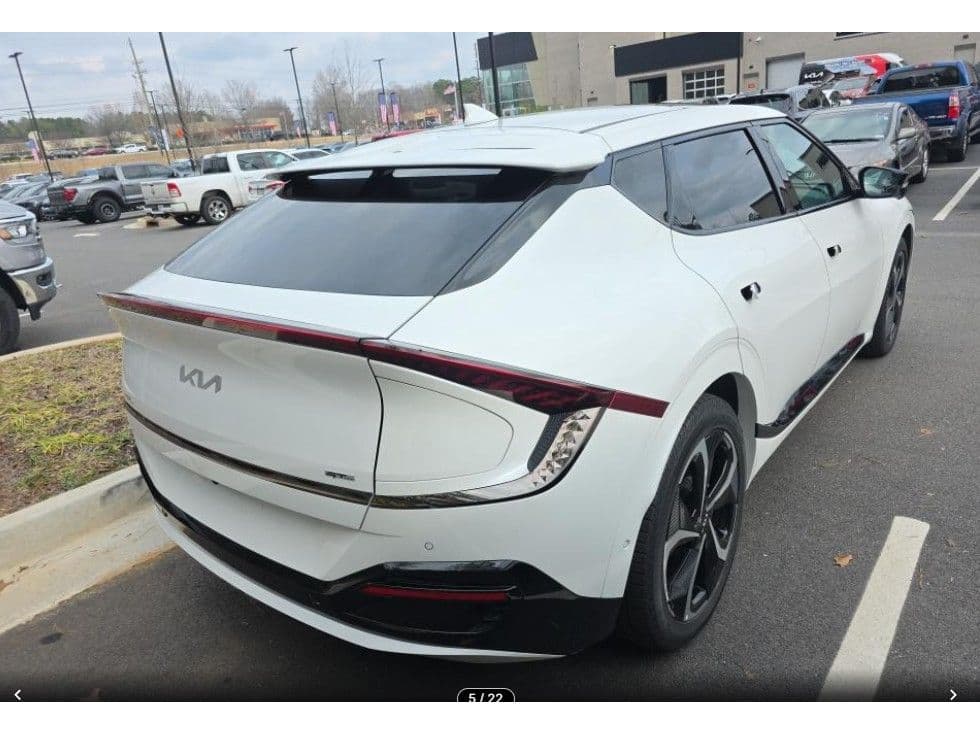 2024 Kia EV6 view 3