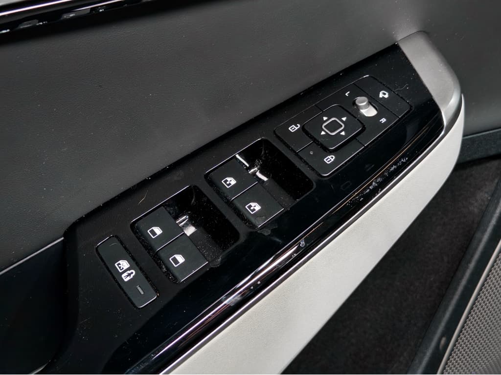2024 Kia EV6 view 7