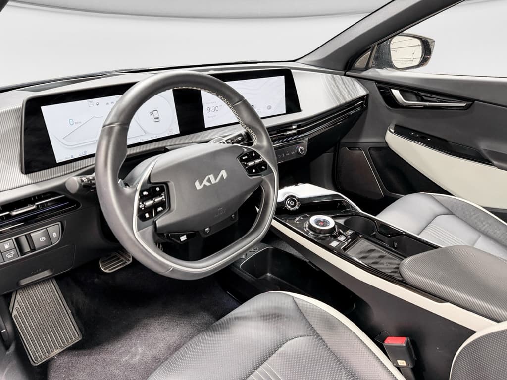 2024 Kia EV6 view 17