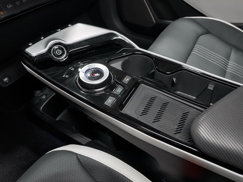 2024 Kia EV6 view 18