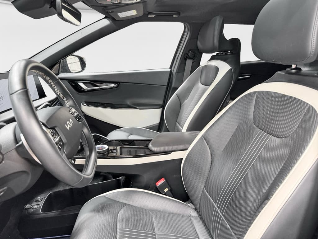 2024 Kia EV6 view 16