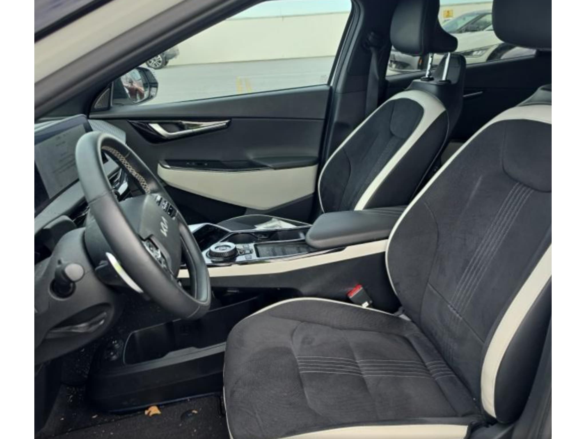 2024 Kia EV6 view 5