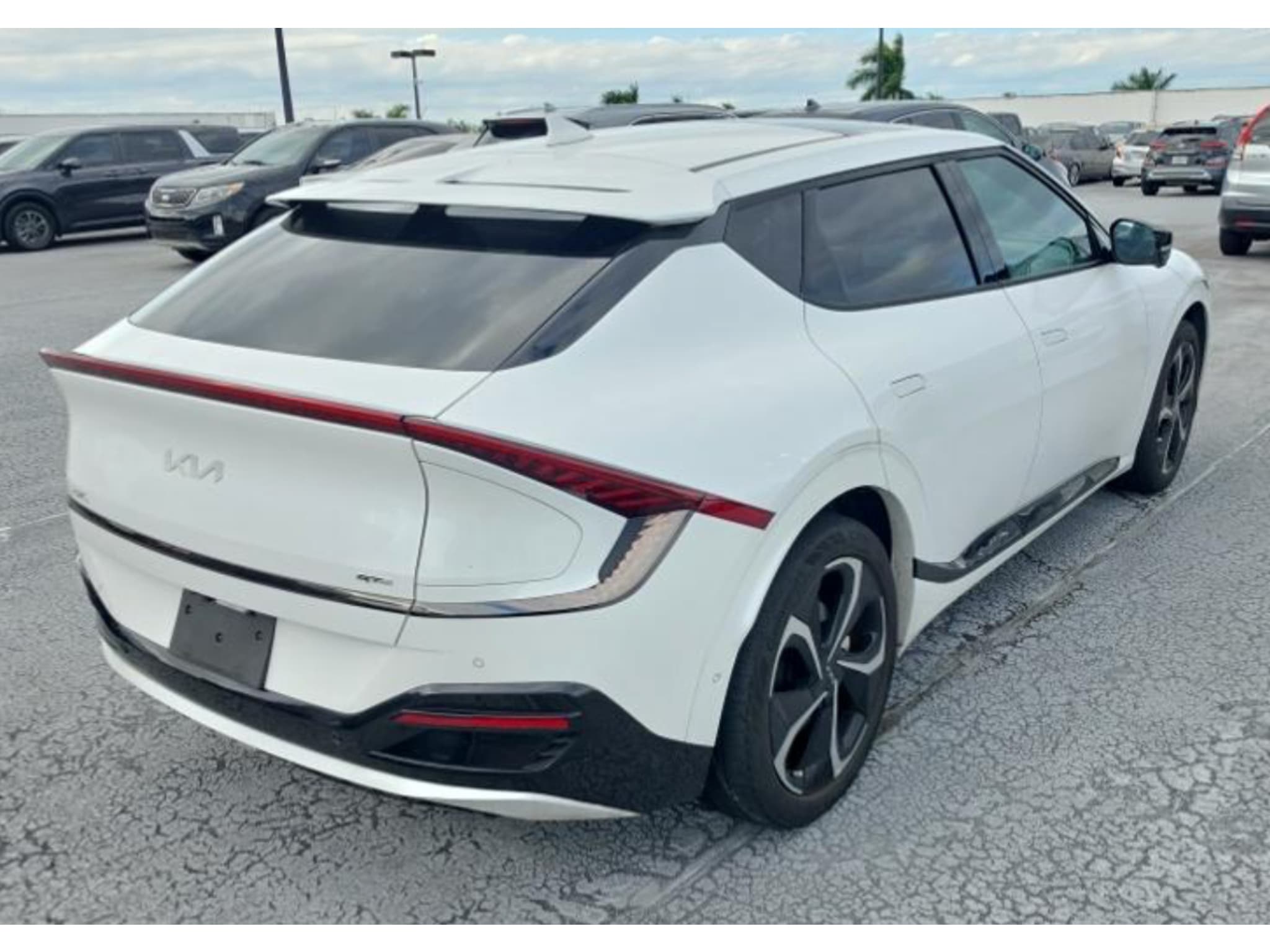 2024 Kia EV6 view 3
