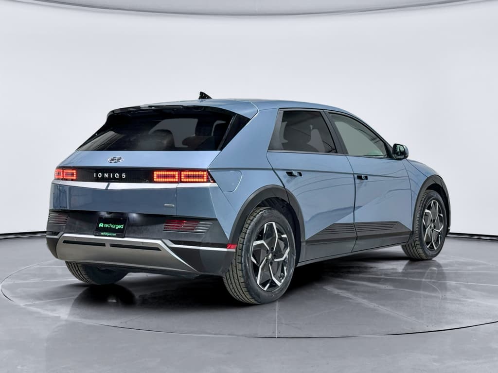 2023 Hyundai IONIQ 5 view 3
