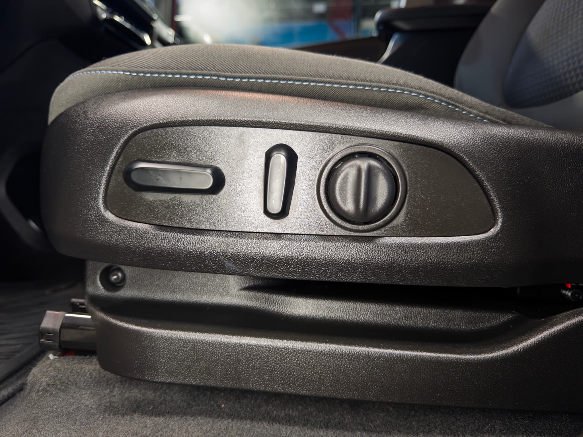 2023 Chevrolet Bolt EV view 7