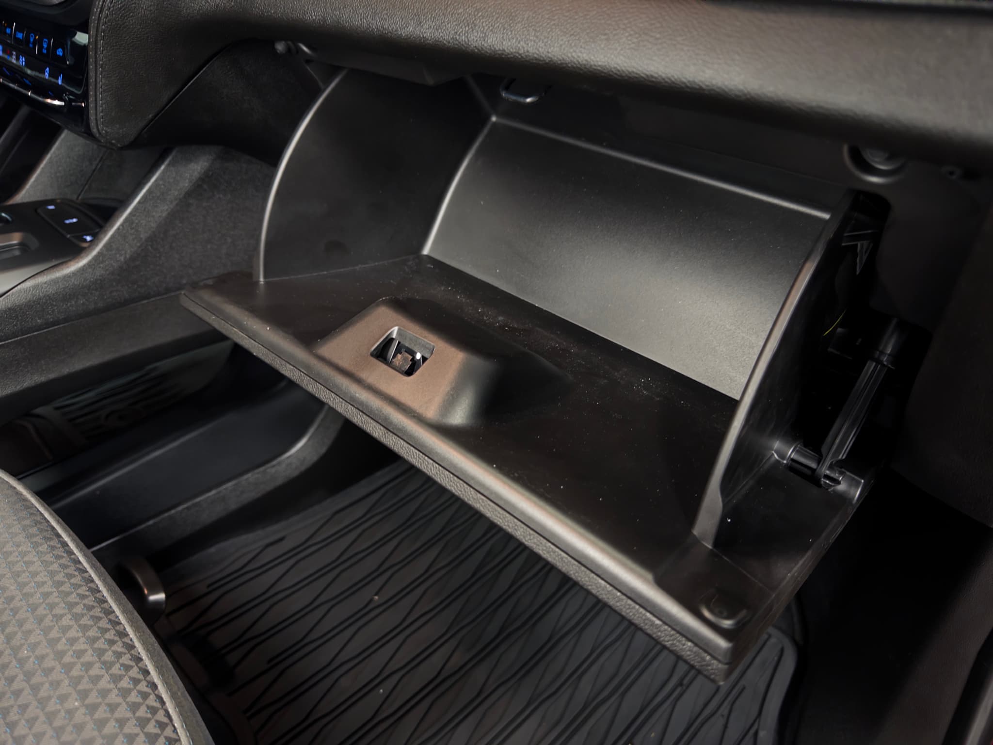 2023 Chevrolet Bolt EV view 20