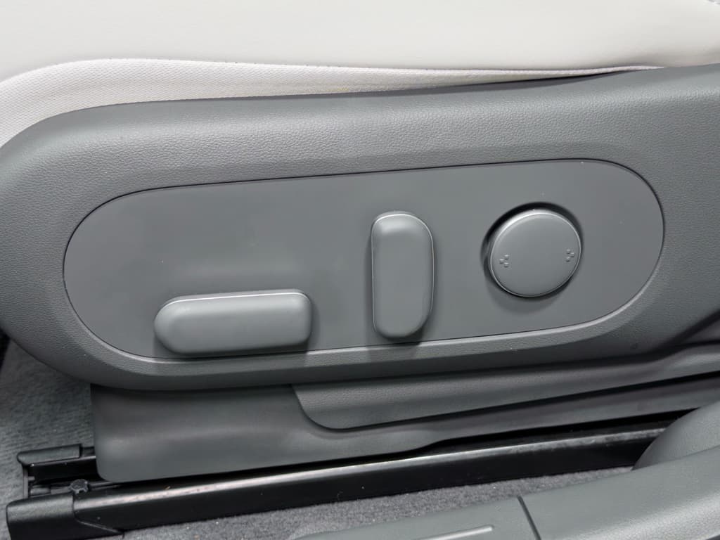 2023 Hyundai IONIQ 5 view 7