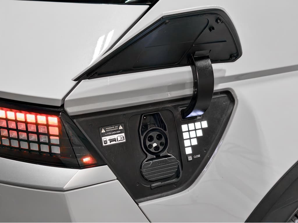 2023 Hyundai IONIQ 5 view 5