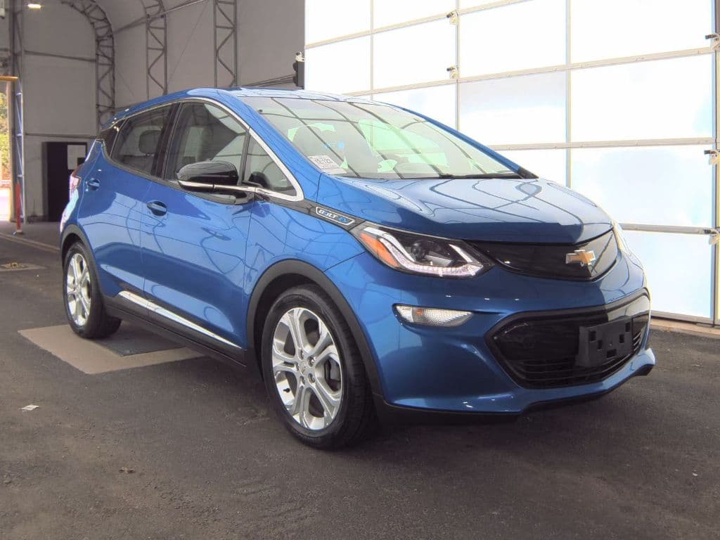 2017 Chevrolet Bolt EV view 2