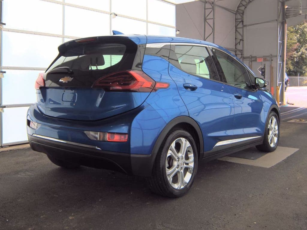 2017 Chevrolet Bolt EV view 3