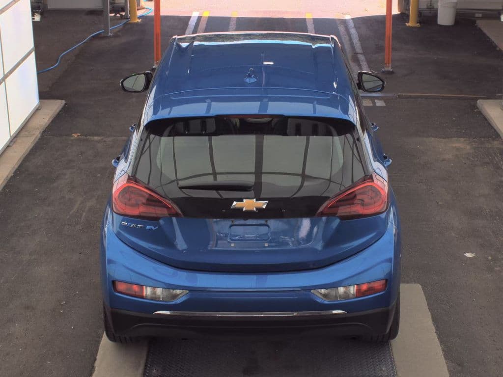 2017 Chevrolet Bolt EV view 4