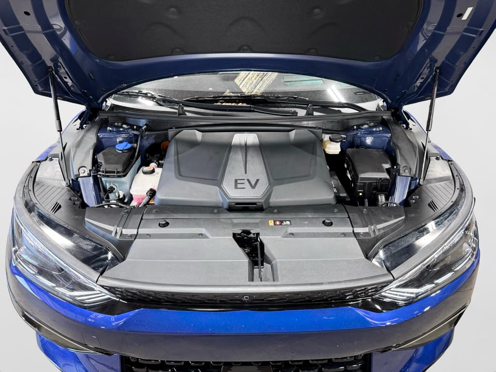 2024 Kia EV6 view 27