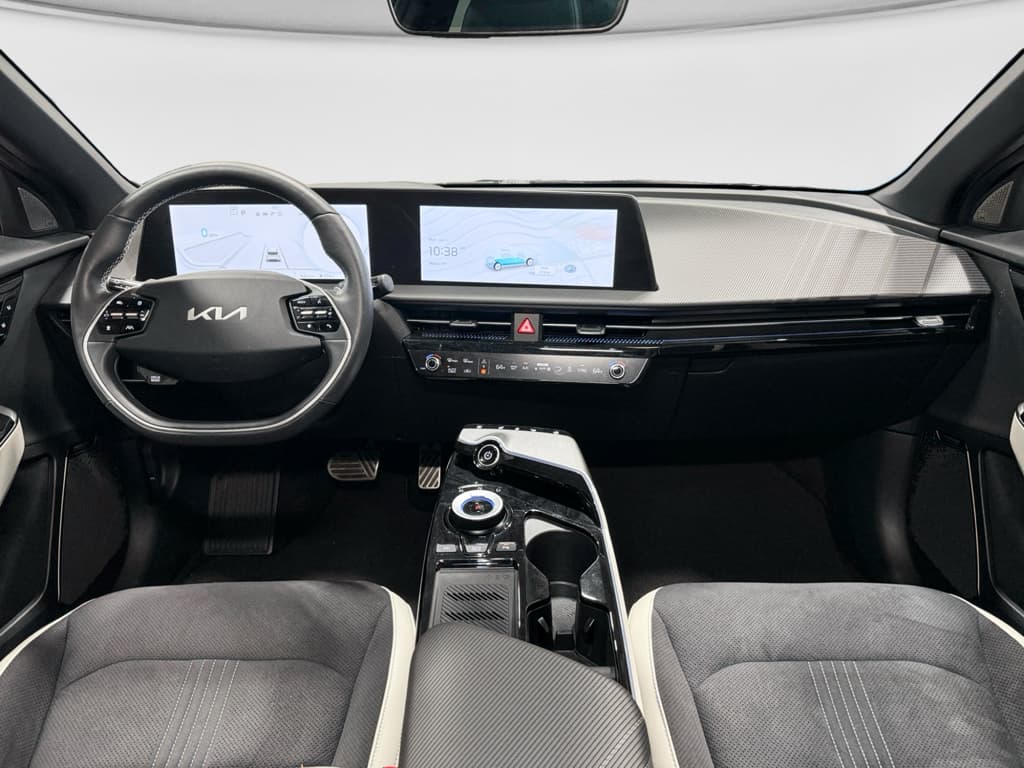2024 Kia EV6 view 17