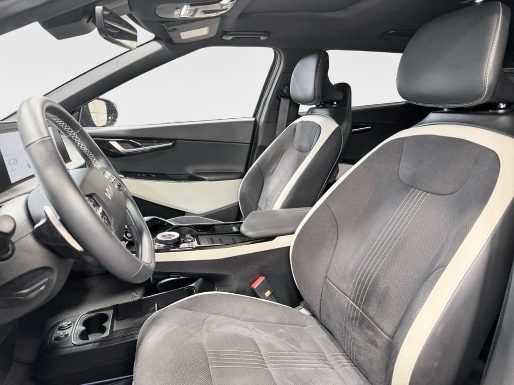 2024 Kia EV6 view 18