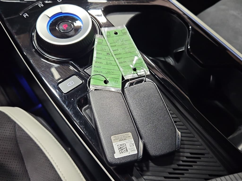 2024 Kia EV6 view 37