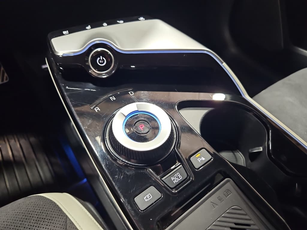 2024 Kia EV6 view 33