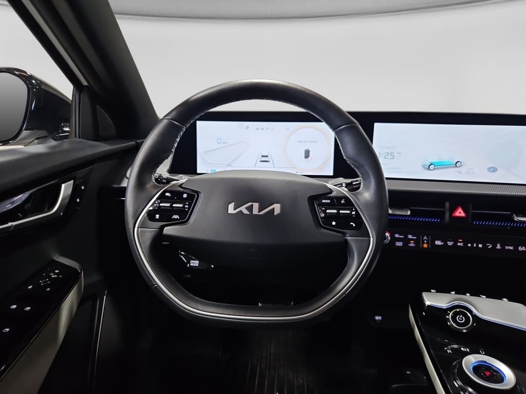 2024 Kia EV6 view 16