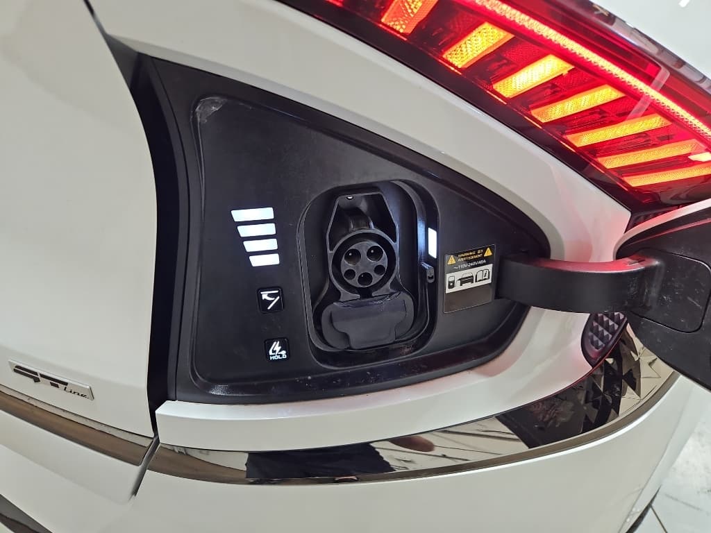 2024 Kia EV6 view 26