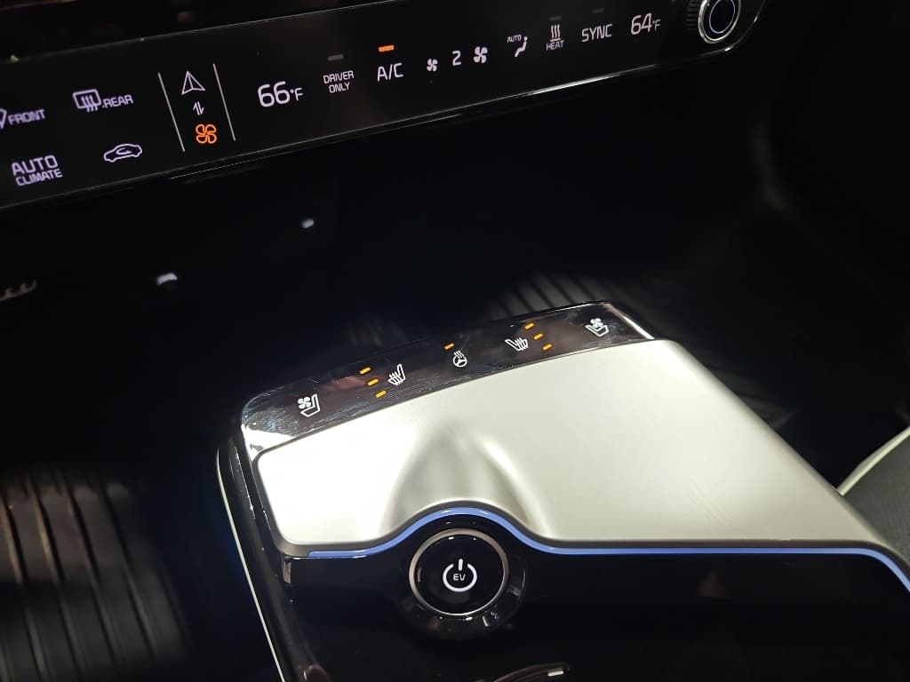 2024 Kia EV6 view 35