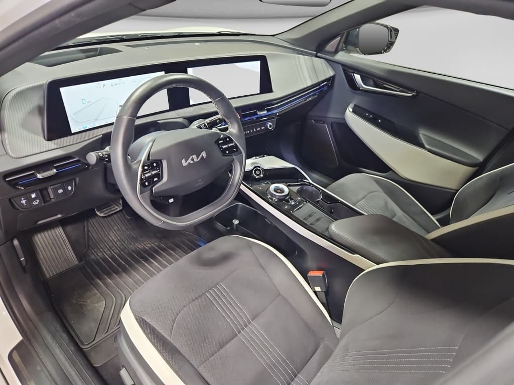 2024 Kia EV6 view 11