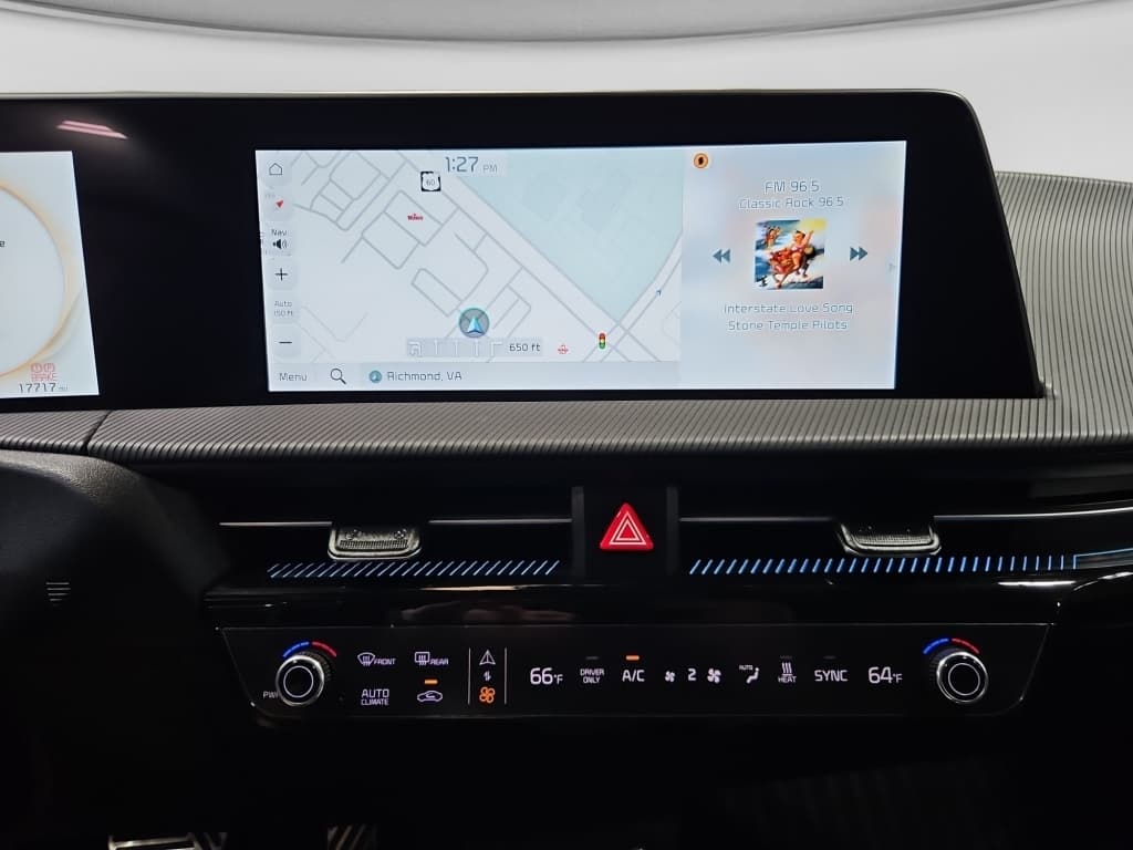 2024 Kia EV6 view 8