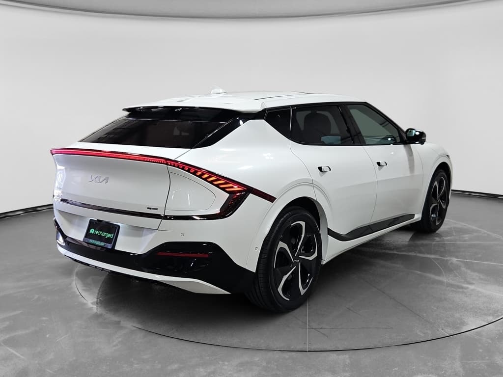 2024 Kia EV6 view 3