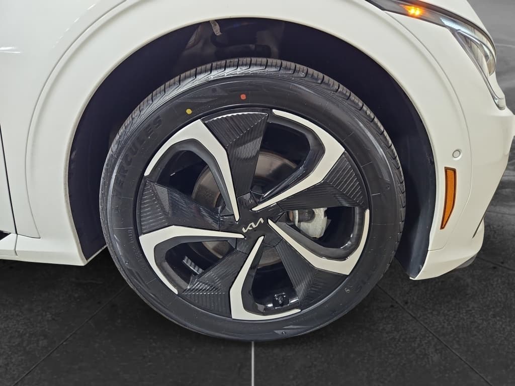 2024 Kia EV6 view 20