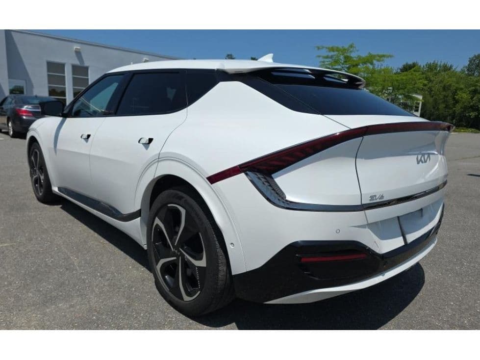 2024 Kia EV6 view 4