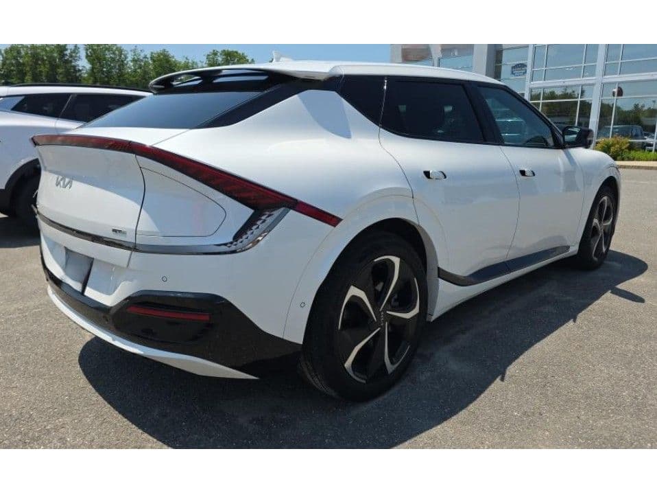 2024 Kia EV6 view 3