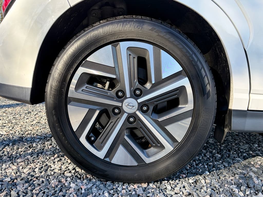 2023 Hyundai Kona EV view 33