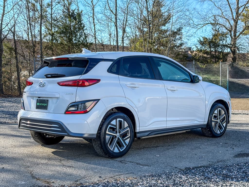 2023 Hyundai Kona EV view 3