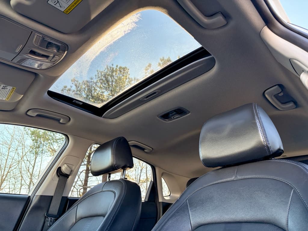 2023 Hyundai Kona EV view 24