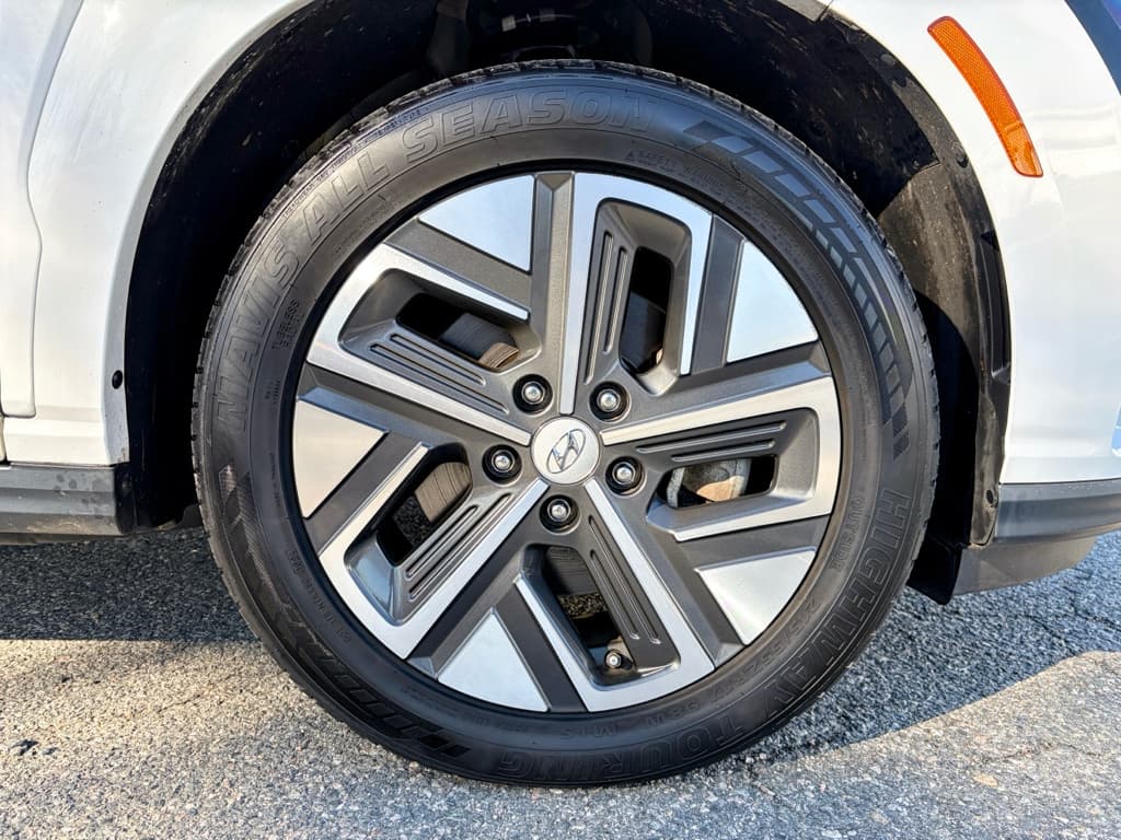 2023 Hyundai Kona EV view 35