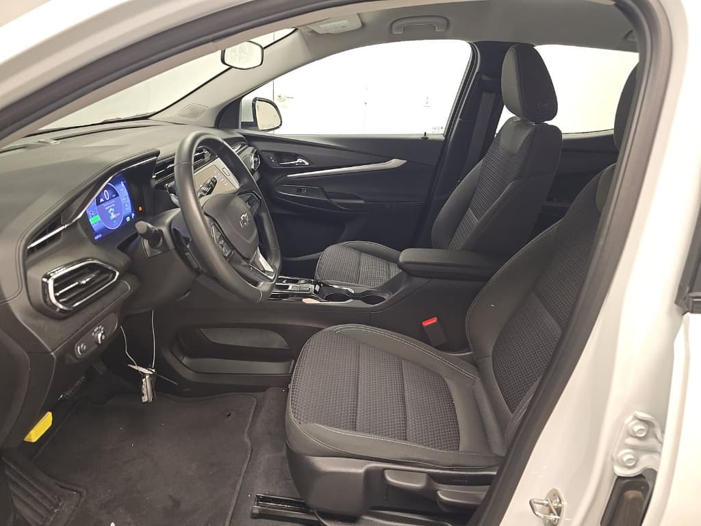 2023 Chevrolet Bolt EUV view 5