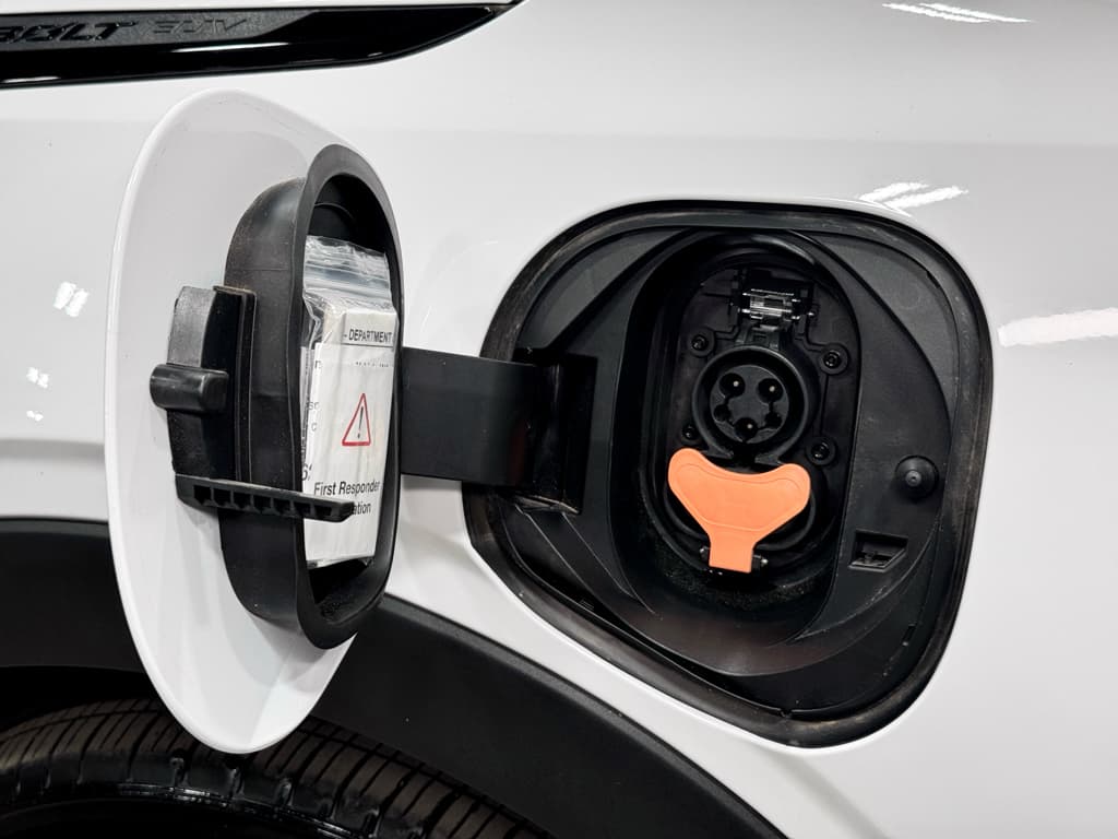 2023 Chevrolet Bolt EUV view 5