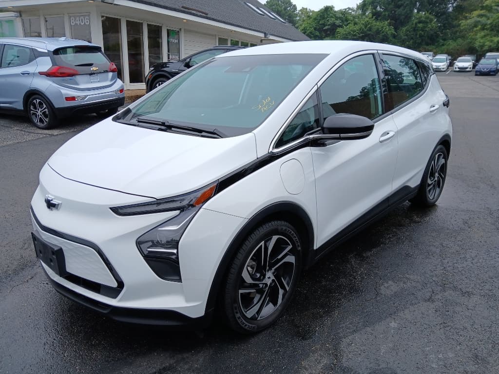 2023 Chevrolet Bolt EV view 1