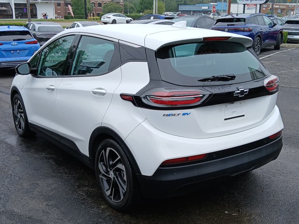2023 Chevrolet Bolt EV view 2