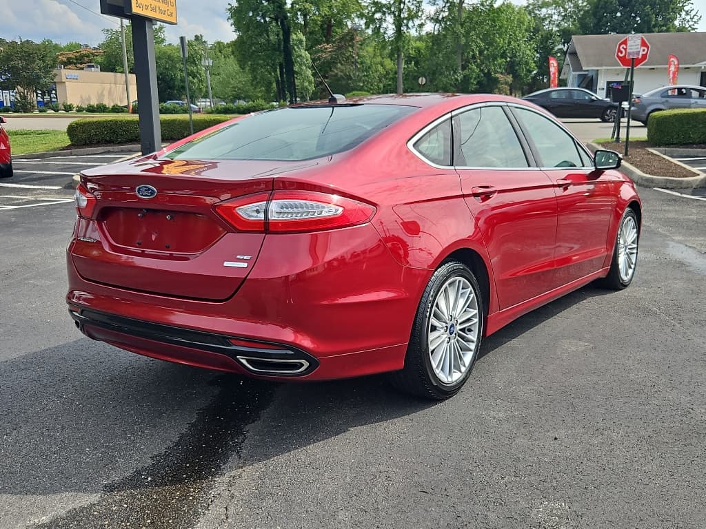 2015 Ford Fusion view 3