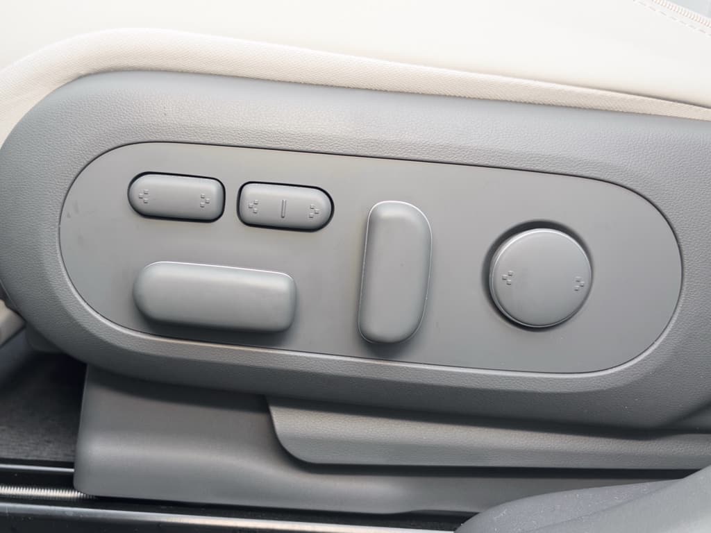 2023 Hyundai IONIQ 5 view 6