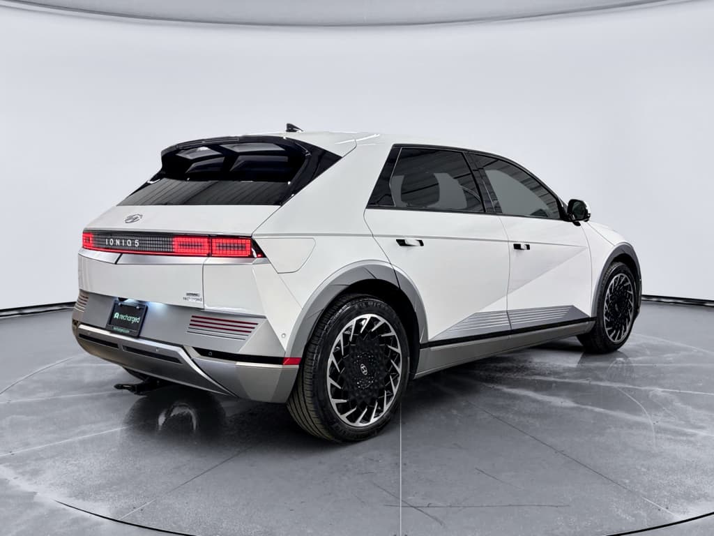 2023 Hyundai IONIQ 5 view 3
