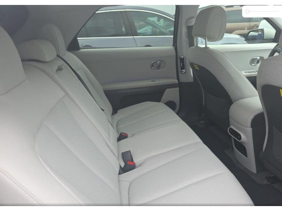 2023 Hyundai IONIQ 5 view 5